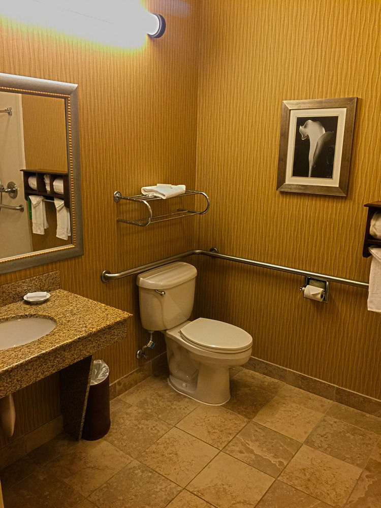 Hampton Inn Potomac Mills Woodbridge Buitenkant foto